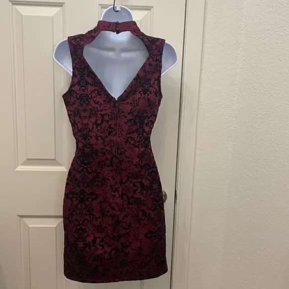 Charlotte Russe Small Cutouts Faux Black Burgundy Velvet Suede Short Sleeve - Picture 6 of 13
